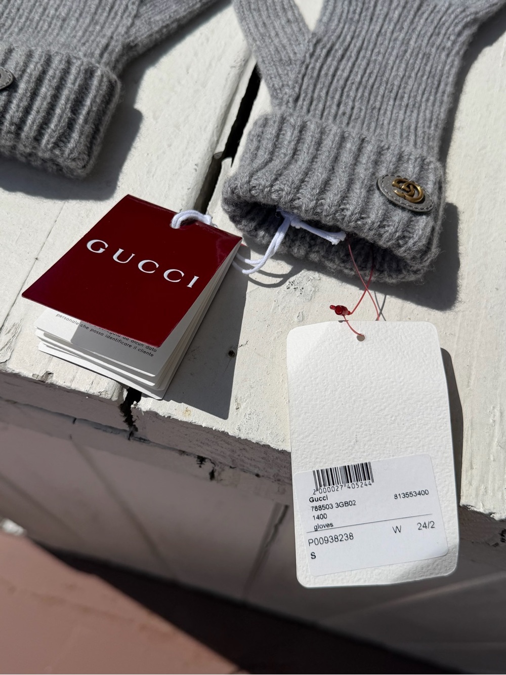 Gucci Cashmere Knit Gloves GG Logo Gray Size S NWT - Picture 3 of 3